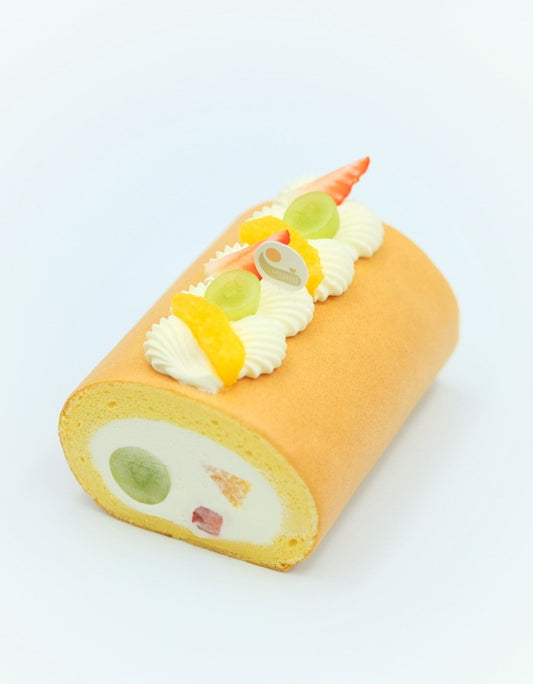 Japanese Roll Cake with Seasonal Fruits 12cm